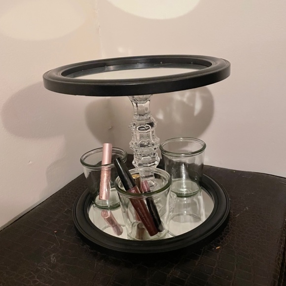 2 tier 2 layer makeup stand organizer with storage cups - Picture 3 of 3